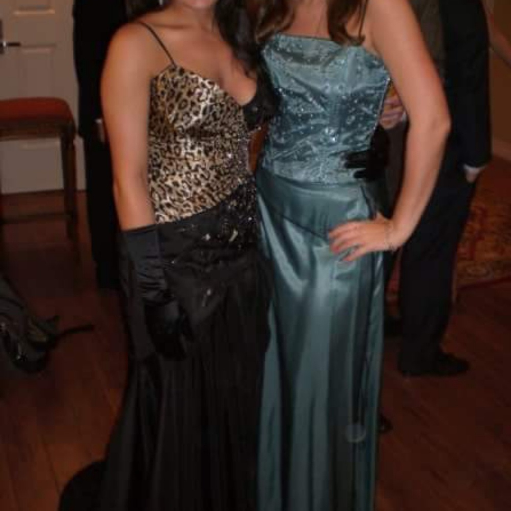 Tony Bowls black Leopard taffeta dress